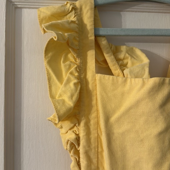 Bella Bliss beautiful corduroy light yellow pinafore with ruffle details size 8 - Picture 3 of 6